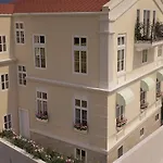 Gallery 37 Powered By Aston 5*