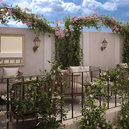 Gallery 37 Powered By Aston Hotel