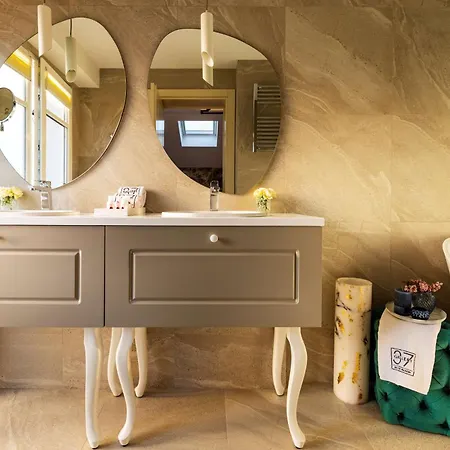 Hotel Gallery 37 Powered By Aston 5*