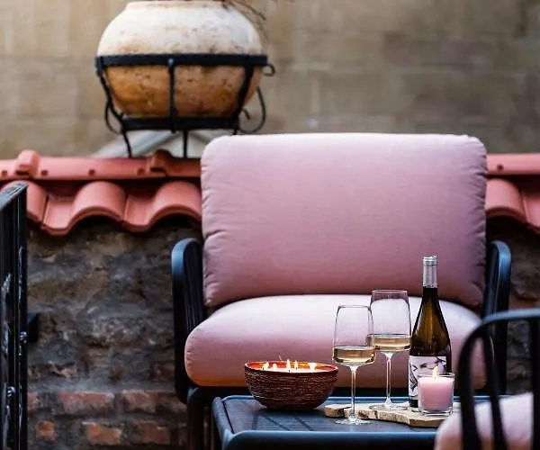 Gallery 37 Powered By Aston