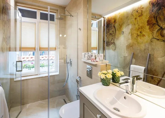 Gallery 37 Powered By Aston 5* 普罗夫迪夫