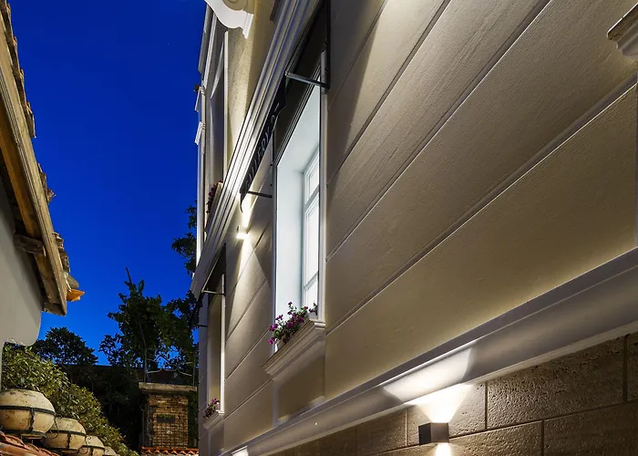 Gallery 37 Powered By Aston