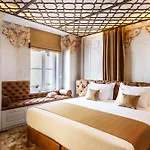 Gallery 37 Powered By Aston Hotel