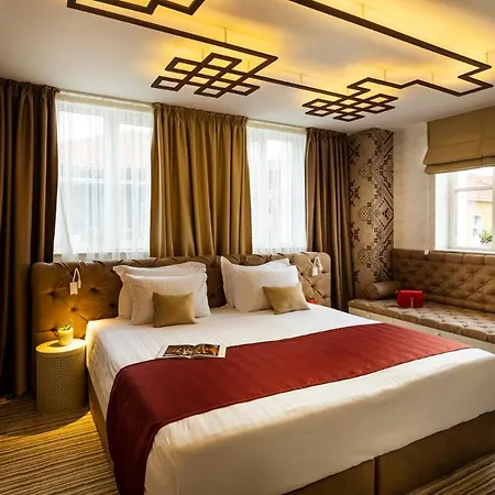 Gallery 37 Powered By Aston Hotel