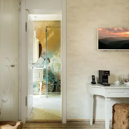 Art Boutique Gallery 37 - Superb Location In The Old Town 5*