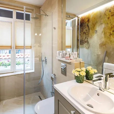 Gallery 37 Powered By Aston 5* Plowdiw