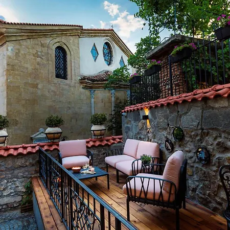 Art Boutique Gallery 37 - Superb Location In The Old Town