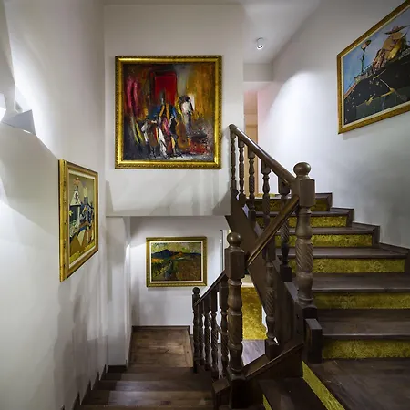 Art Boutique Gallery 37 - Superb Location In The Old Town Plovdiv