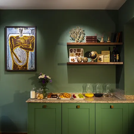 Art Boutique Gallery 37 - Superb Location In The Old Town Хотел 5*