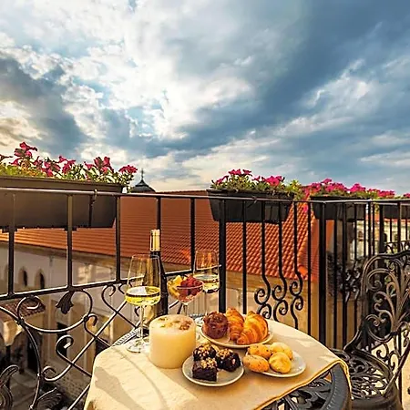 Art Boutique Gallery 37 - Superb Location In The Old Town 5*