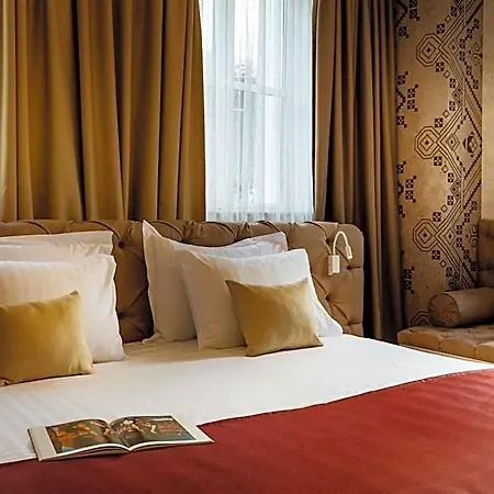 Hotel Art Boutique Gallery 37 - Superb Location In The Old Town 5*