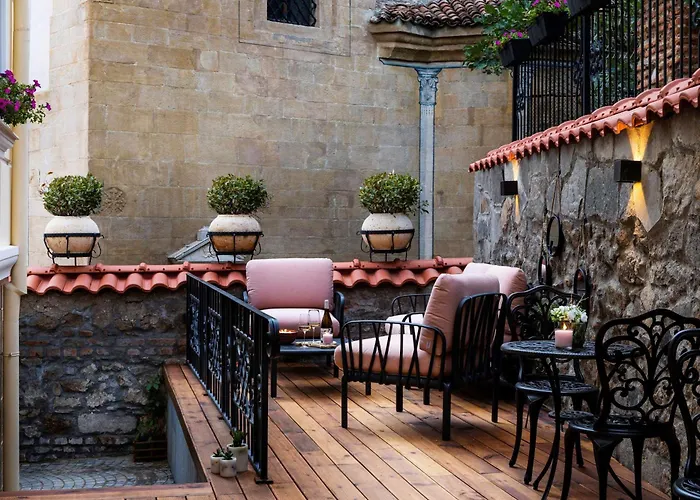 Gallery 37 Powered By Aston