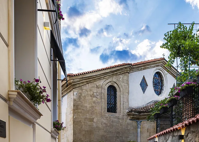 Gallery 37 Powered By Aston Hotel 5*